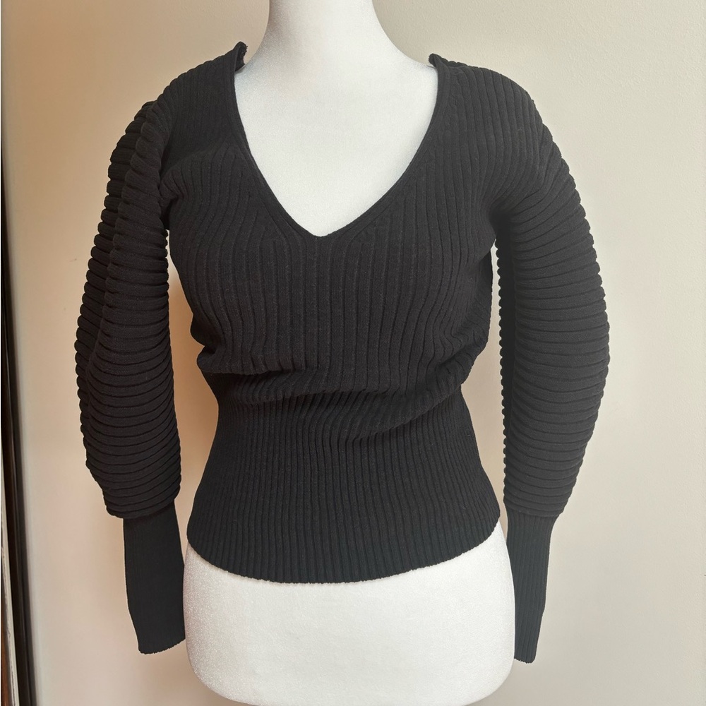 SALE! 3️⃣ for $8! 🛍️ XS Sculpted Sleeve Sweater / Balloon Sleeves / Express